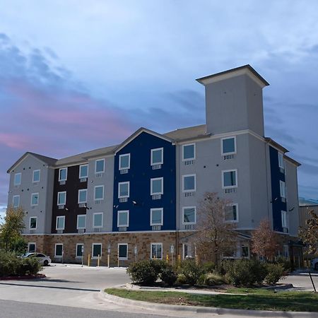 Texas Bungalows Hotel And Hotel Que At I35 Austin Pflugerville Exterior photo